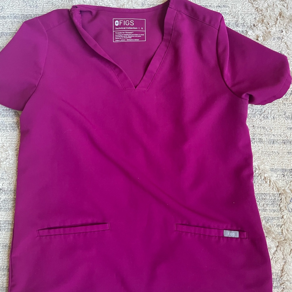 Figs dark magenta casma top